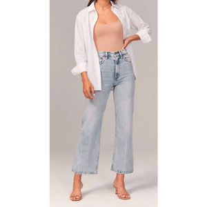 Abercrombie & Fitch the Cropped wide leg ultra high rise Jeans